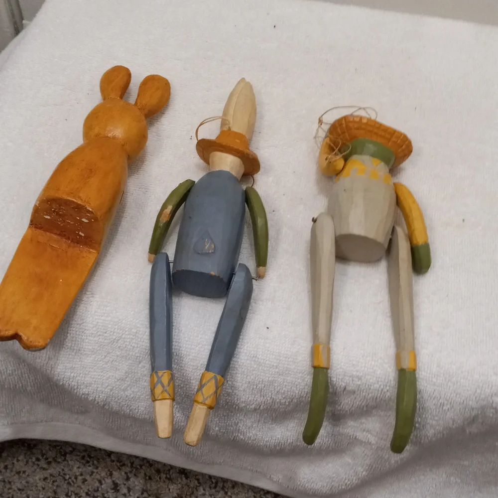 Wooden Figurines Frog & Rabbit W/ moving arms/legs & One Rabbit that sits . - Picture 4 of 7